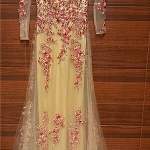 Meier Women's Illusion Long Sleeve Embroidery Tulle Gown Red Size 4